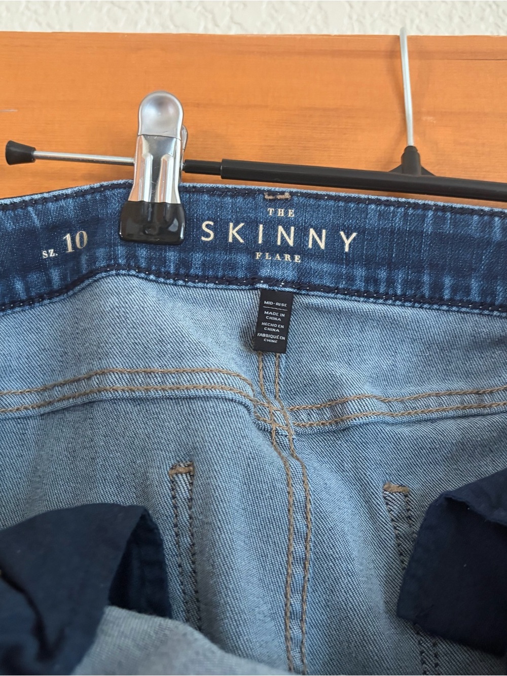 White House Black Market. The Skinny Flare jeans - Picture 3 of 5